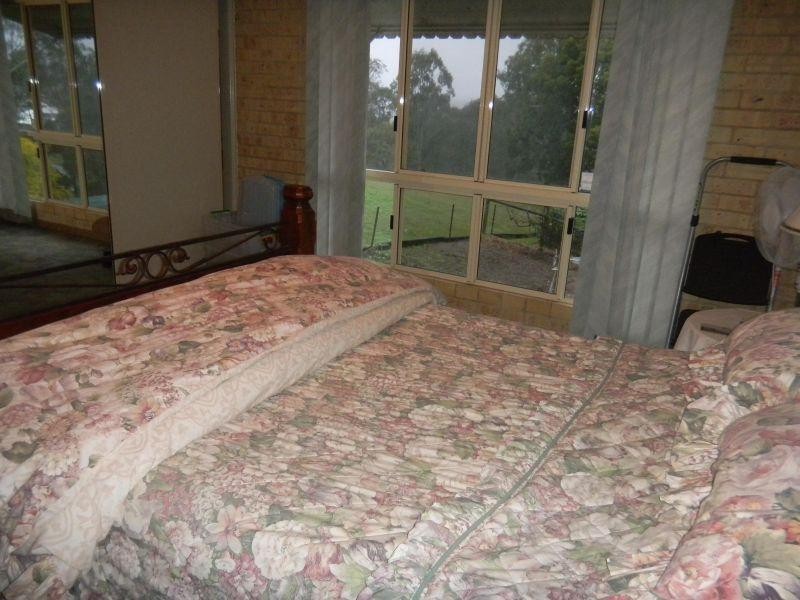 4 Moreland Road, Southside QLD 4570