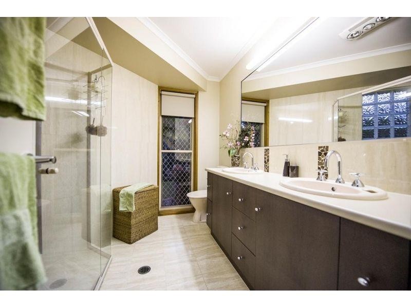 13 Topaz Court, Southside QLD 4570