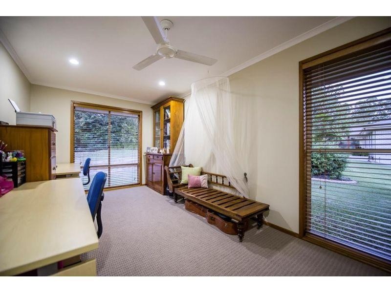 13 Topaz Court, Southside QLD 4570