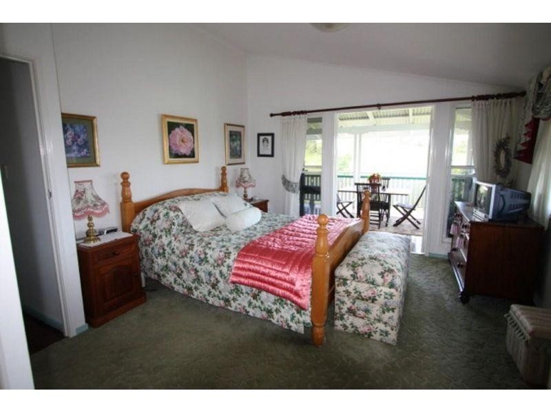 121 Hood Road, Veteran QLD 4570