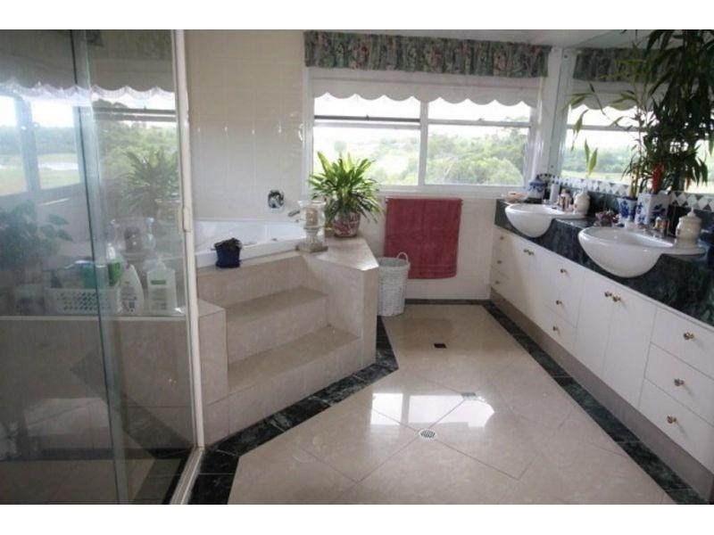 121 Hood Road, Veteran QLD 4570