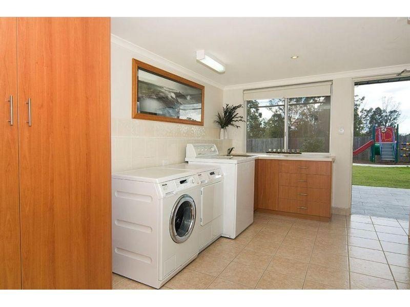 39 Watson Road, Southside QLD 4570