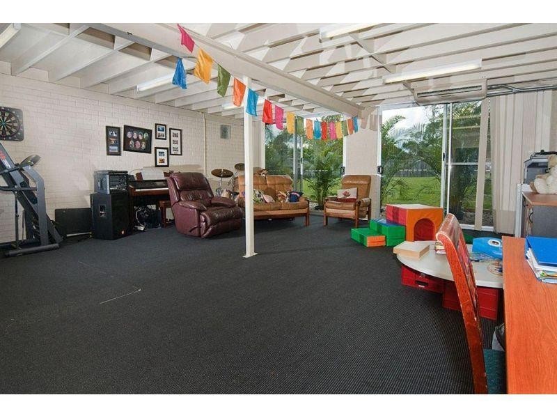 39 Watson Road, Southside QLD 4570