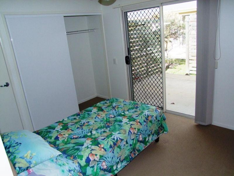 11/2 College St, Southside QLD 4570