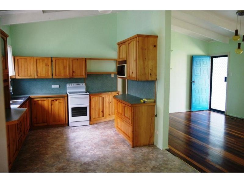 4 Gebbutt Street, Southside QLD 4570