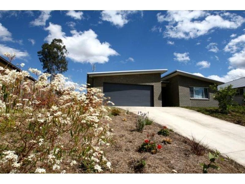 9 Rocklea Drive, Southside QLD 4570