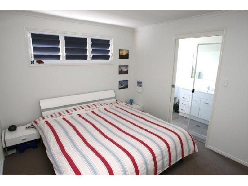 9 Rocklea Drive, Southside QLD 4570