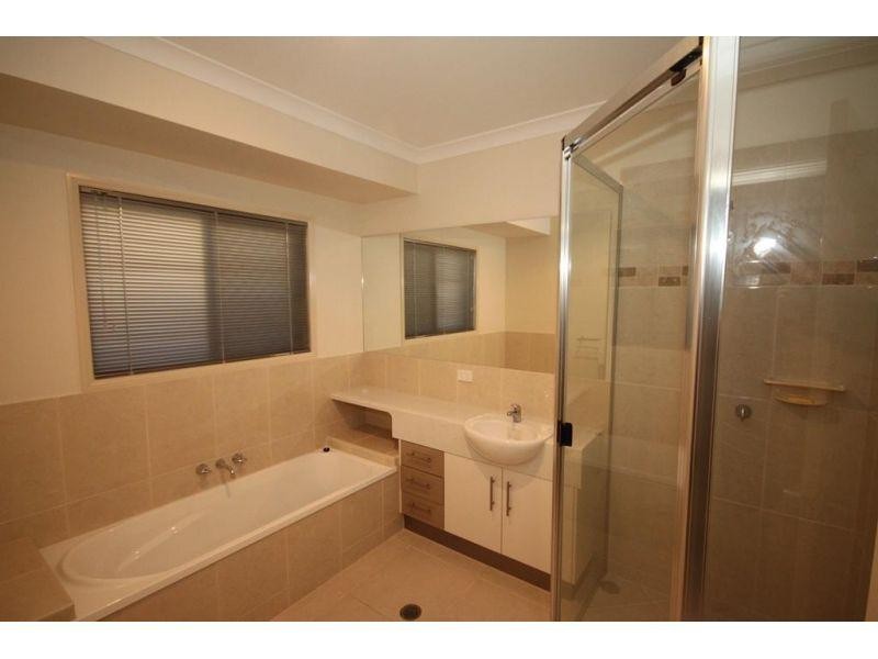 35 Premier Avenue, Jones Hill QLD 4570