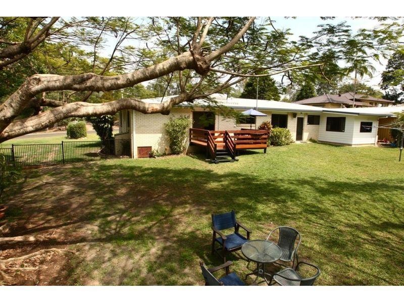 19 Johnstone Road, Southside QLD 4570