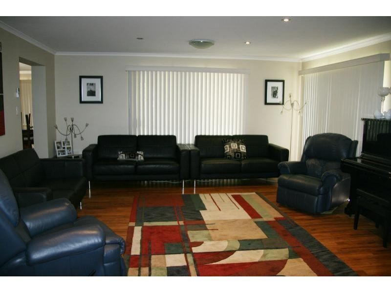 11 Directors Circuit, Jones Hill QLD 4570