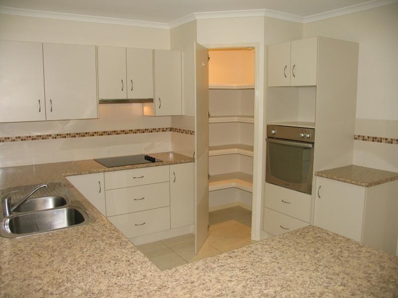 8 Killarney Court, Southside QLD 4570