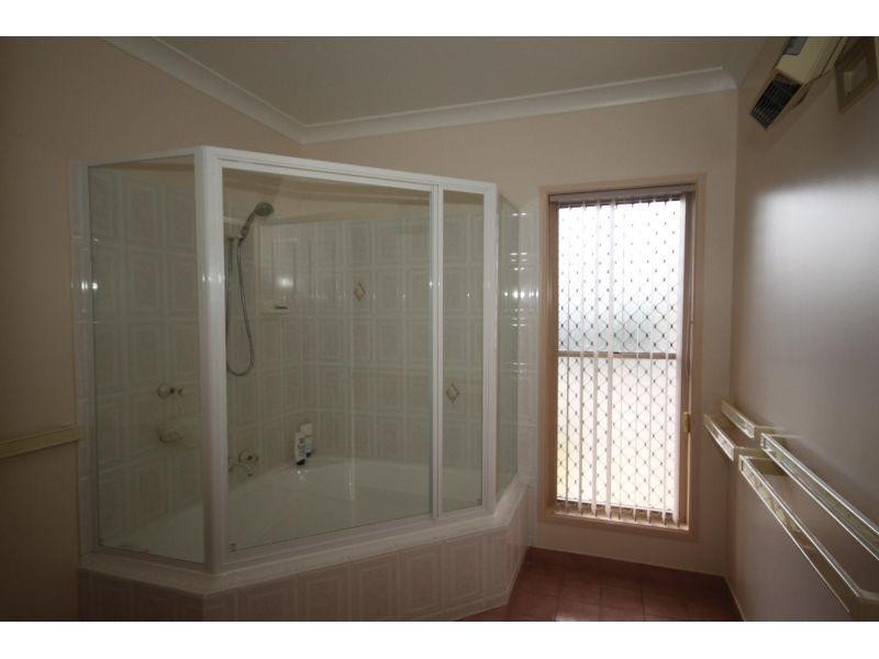 8 Groves Road, Araluen QLD 4570