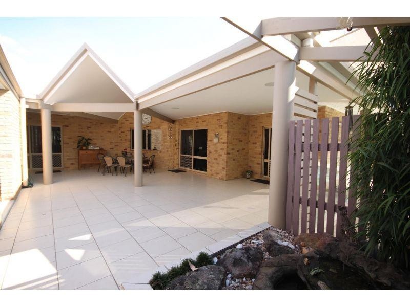 8 Groves Road, Araluen QLD 4570