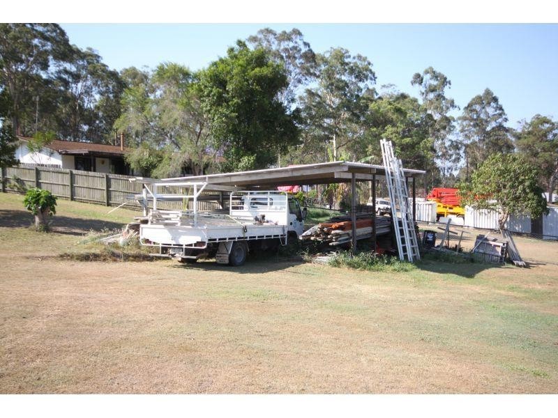 8 Groves Road, Araluen QLD 4570