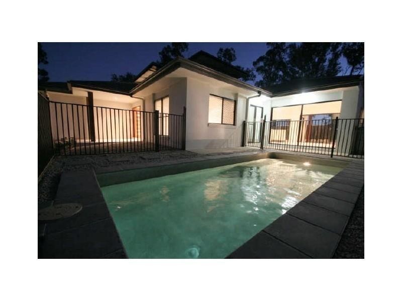 41 Hilltop Avenue, Southside QLD 4570