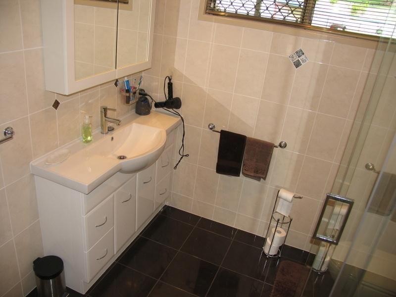 77 Lawrence Street, Gympie QLD 4570