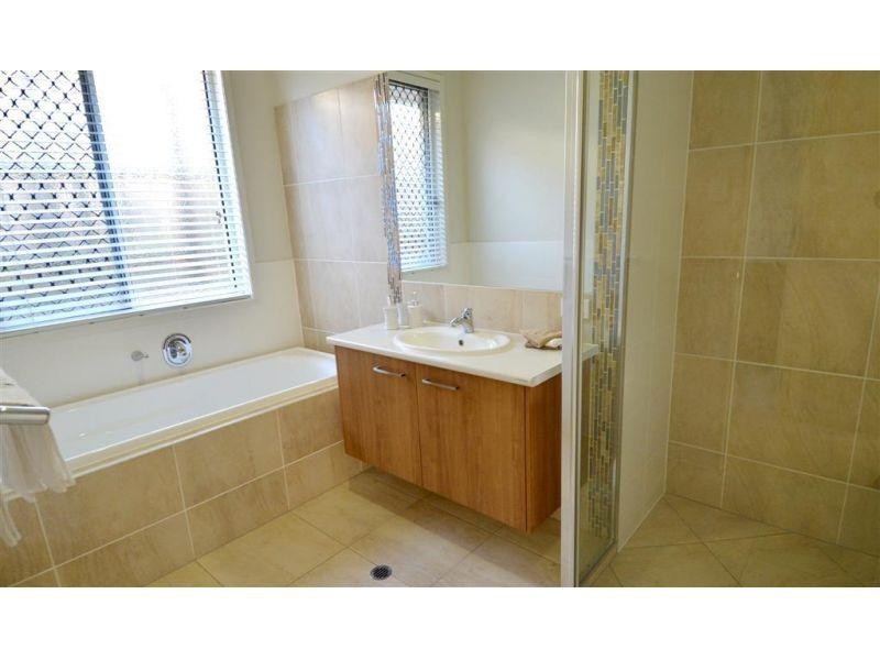 L55 Woodlands Drive, Southside QLD 4570