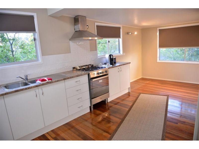 22 Barton Road, Victory Heights QLD 4570