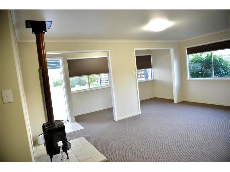 22 Barton Road, Victory Heights QLD 4570