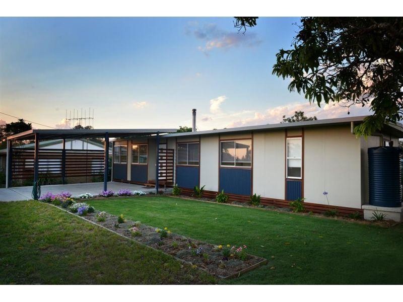 22 Barton Road, Victory Heights QLD 4570