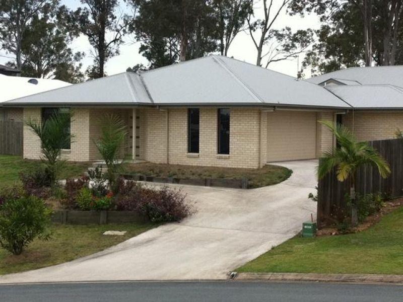 1 Suncrest Court, Southside QLD 4570