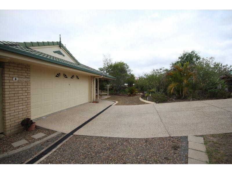 6 Deakin Court, Southside QLD 4570