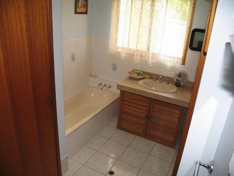 2 Daphne Street, Southside QLD 4570