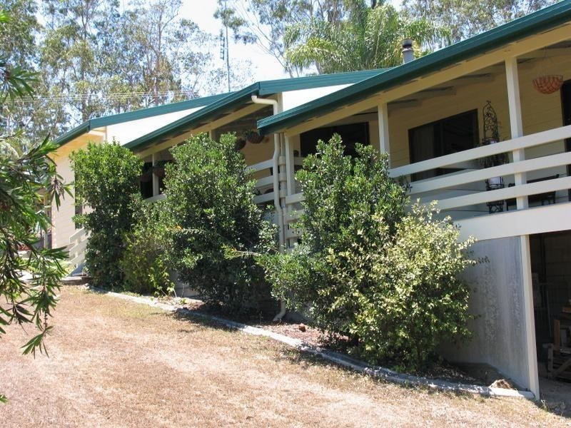 2 Daphne Street, Southside QLD 4570