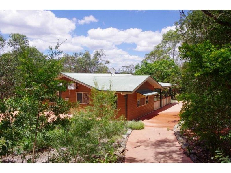 8 Highfield Drive, Chatsworth QLD 4570