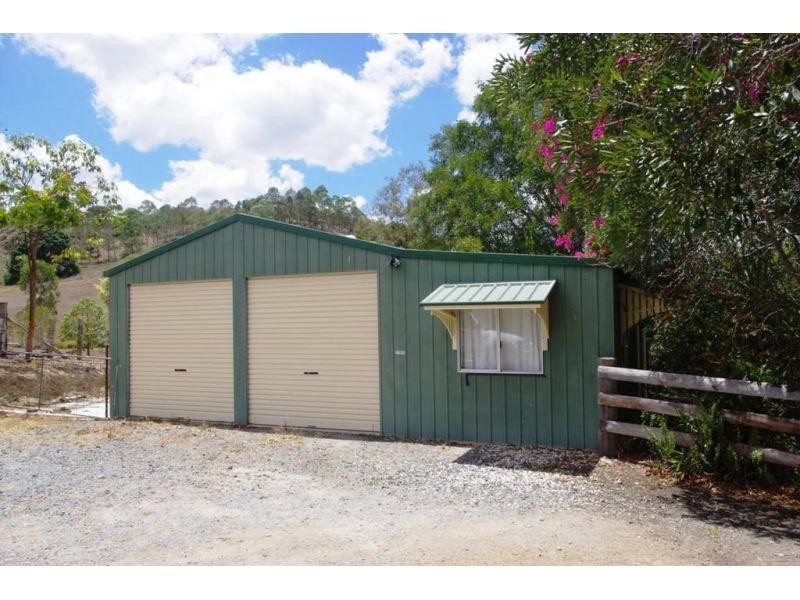 8 Highfield Drive, Chatsworth QLD 4570