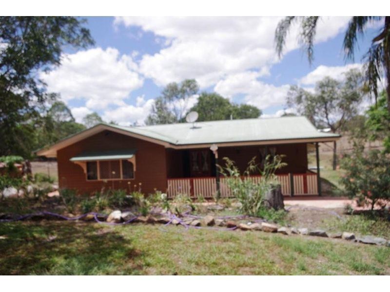8 Highfield Drive, Chatsworth QLD 4570
