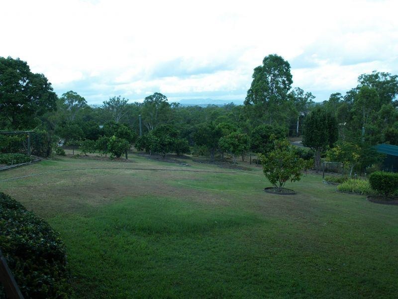 4 Moreland Road, Southside QLD 4570