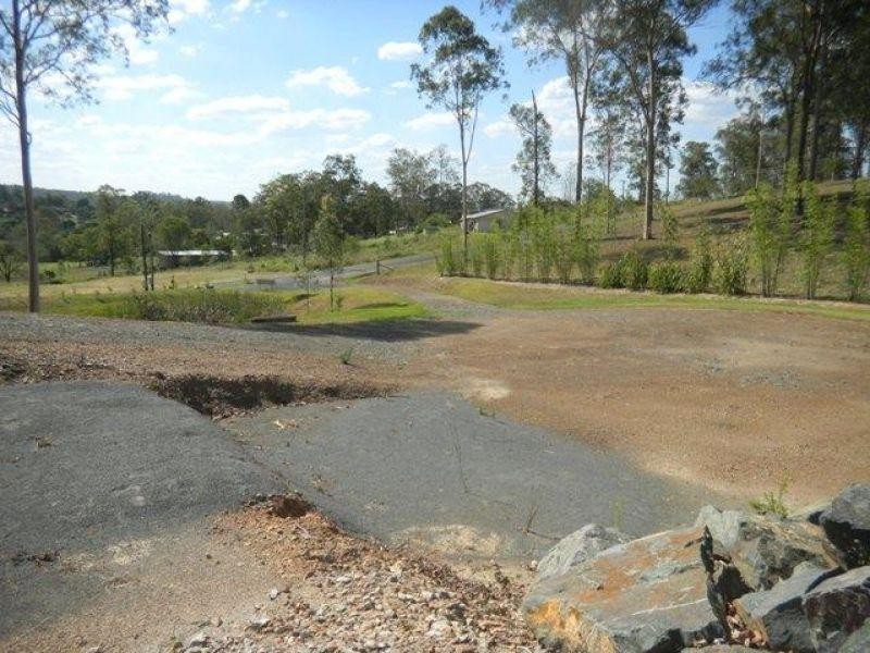 4 Danchia Court, Southside QLD 4570