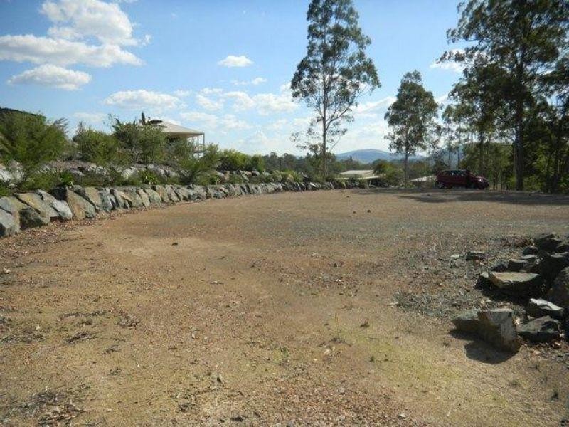 4 Danchia Court, Southside QLD 4570
