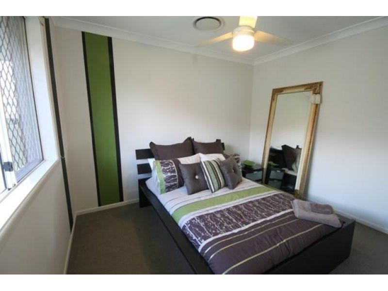 6 Hilltop Avenue, Southside QLD 4570