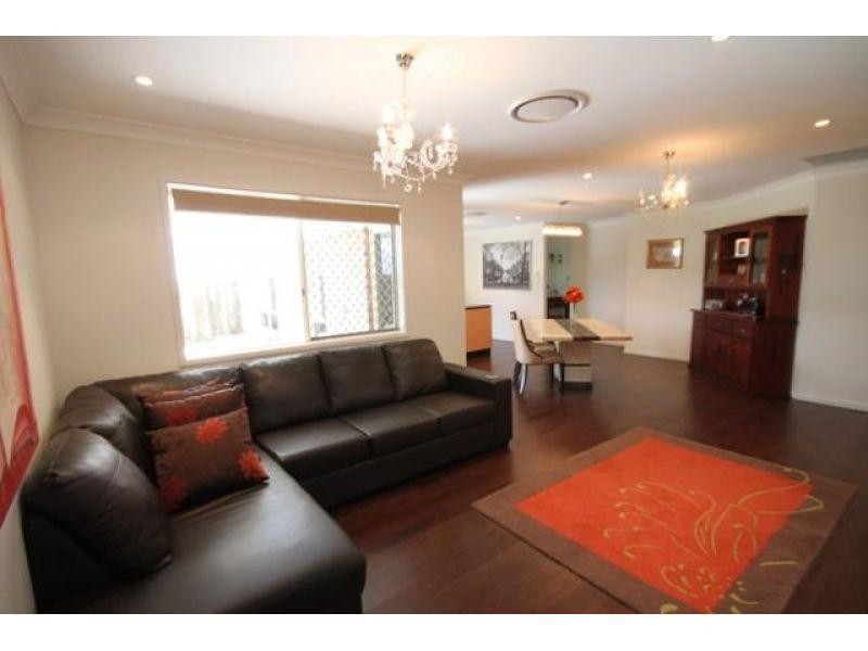 6 Hilltop Avenue, Southside QLD 4570