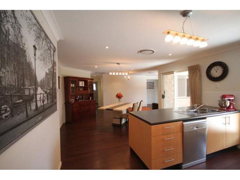 6 Hilltop Avenue, Southside QLD 4570