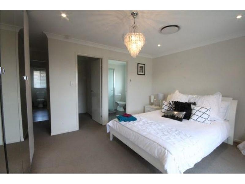 6 Hilltop Avenue, Southside QLD 4570