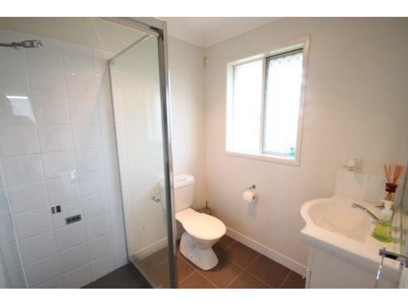 6 Hilltop Avenue, Southside QLD 4570