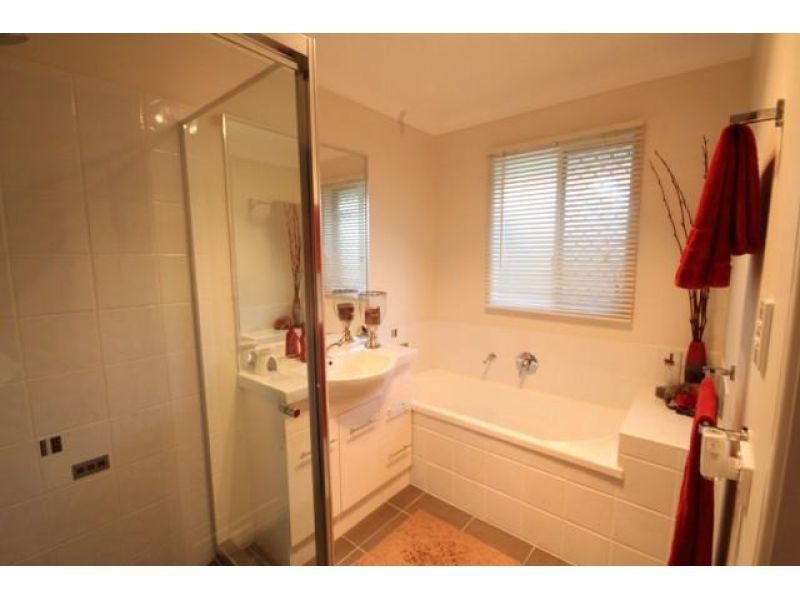 6 Hilltop Avenue, Southside QLD 4570