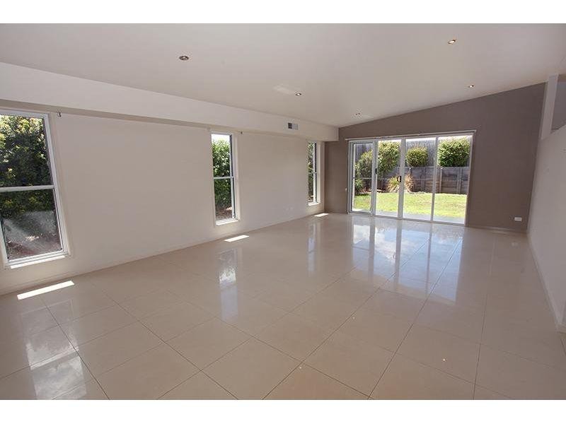 21 Hilltop Ave, Southside QLD 4570