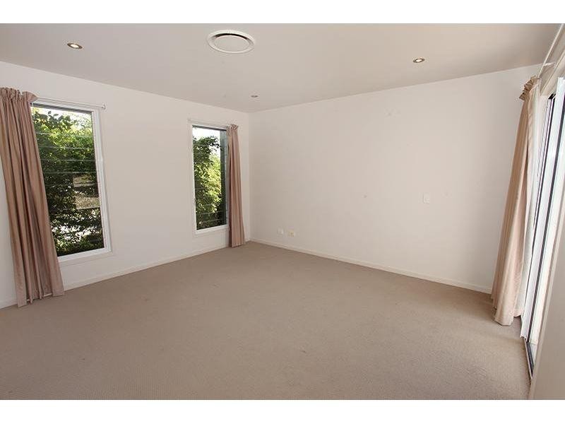 21 Hilltop Ave, Southside QLD 4570