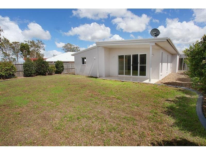 21 Hilltop Ave, Southside QLD 4570