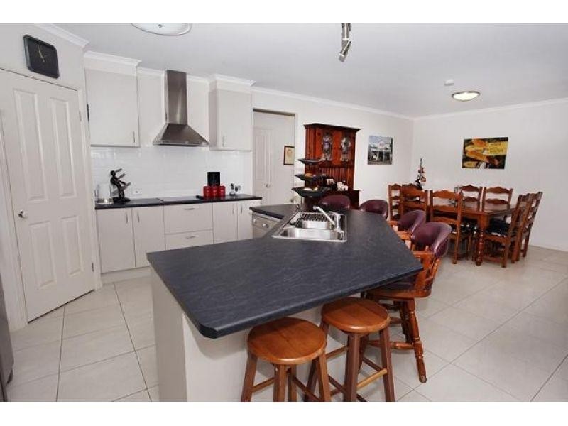 98 Benson Road, Araluen QLD 4570