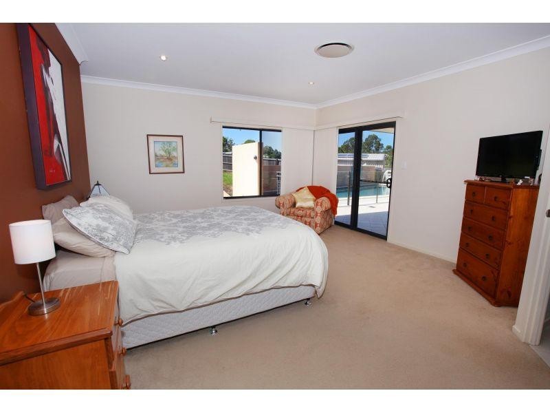 17 Rosewood Ct, Southside QLD 4570