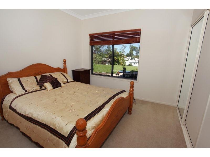 17 Rosewood Ct, Southside QLD 4570