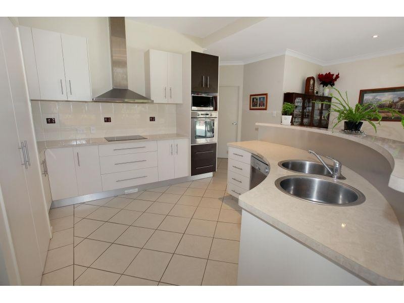 17 Rosewood Ct, Southside QLD 4570