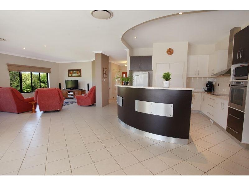 17 Rosewood Ct, Southside QLD 4570