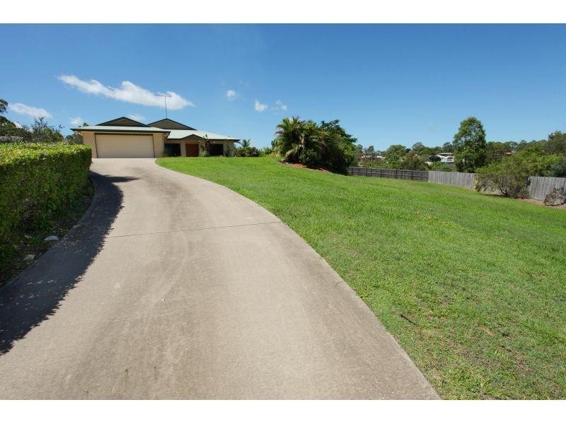 17 Rosewood Ct, Southside QLD 4570