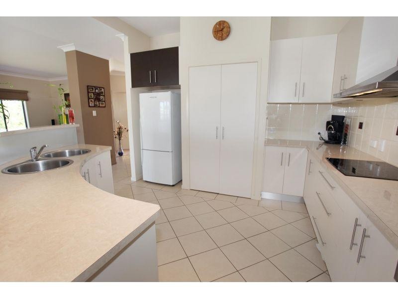 17 Rosewood Ct, Southside QLD 4570